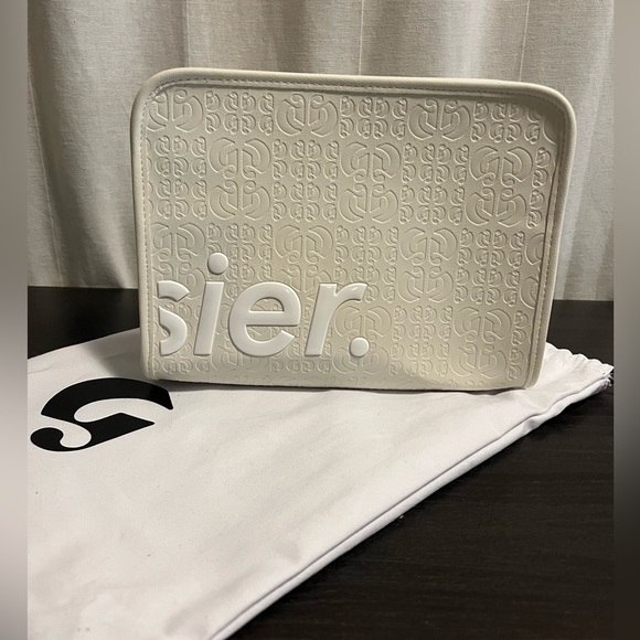 Glossier Beauty Bag - Picture 2 of 7